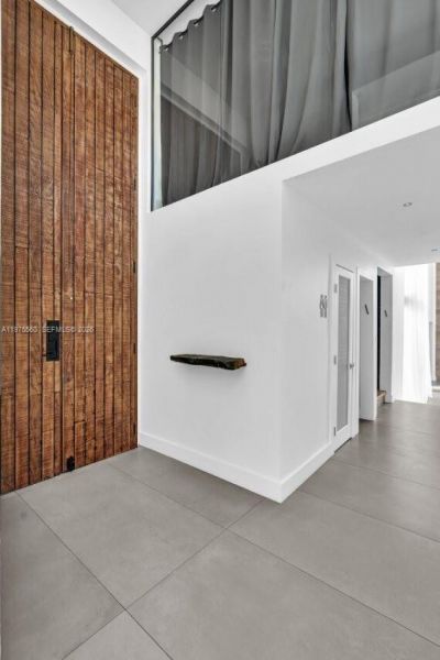 19801 NE 23rd Ave, Miami, FL 33180 Photo