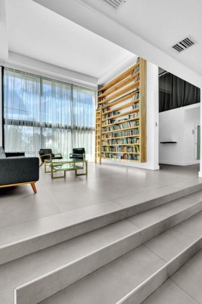 19801 NE 23rd Ave, Miami, FL 33180 Photo