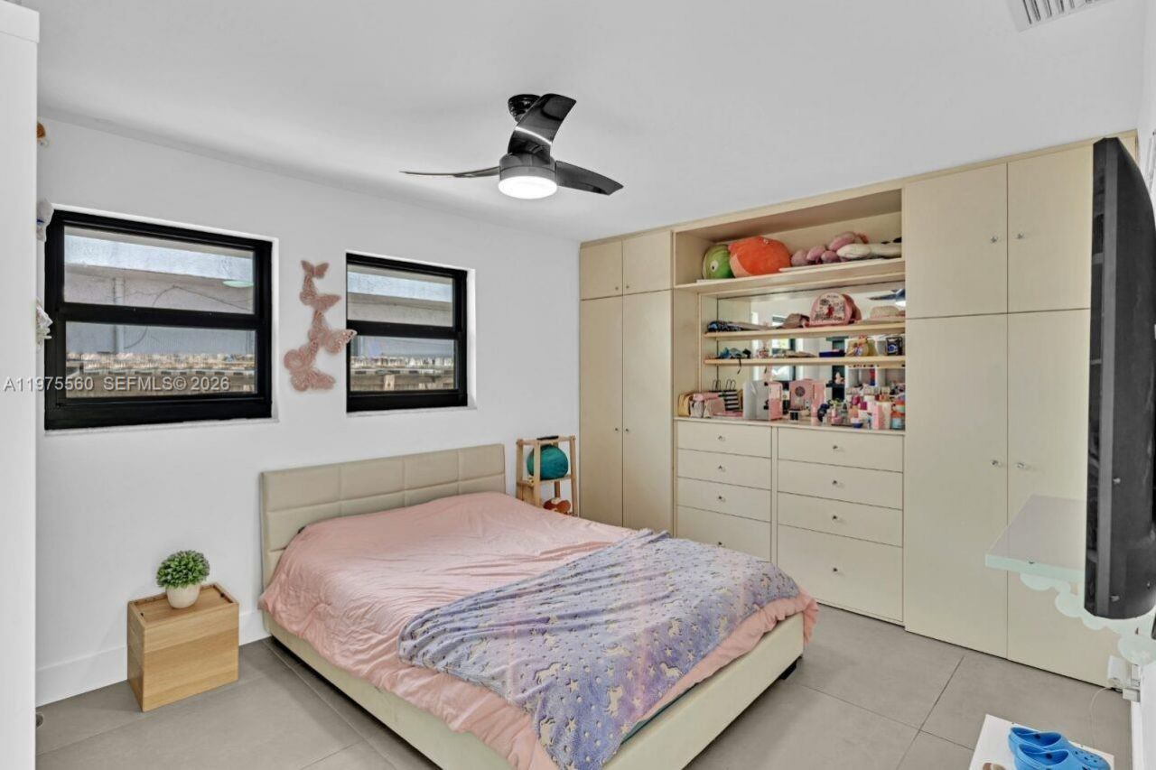 19801 NE 23rd Ave, Miami, FL 33180 Photo