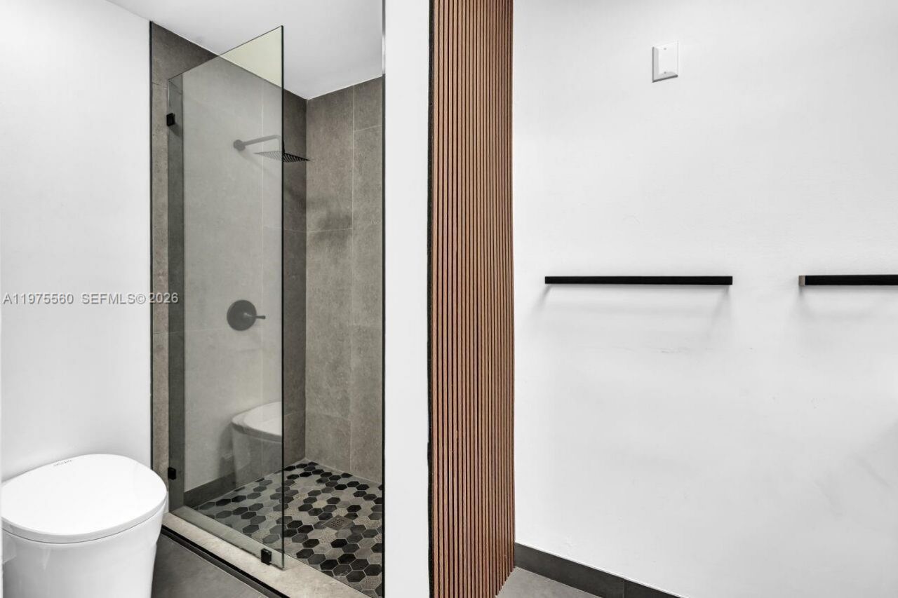 19801 NE 23rd Ave, Miami, FL 33180 Photo