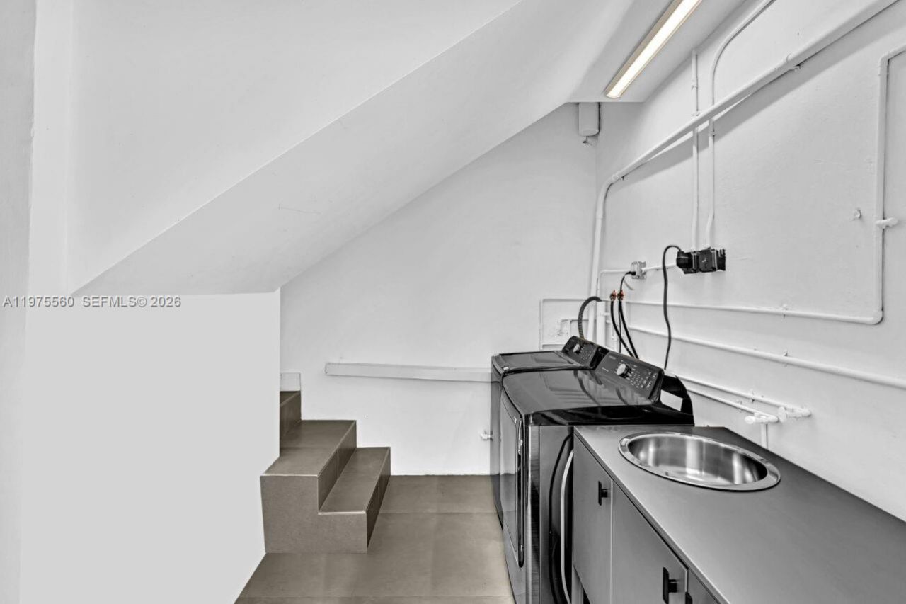 19801 NE 23rd Ave, Miami, FL 33180 Photo