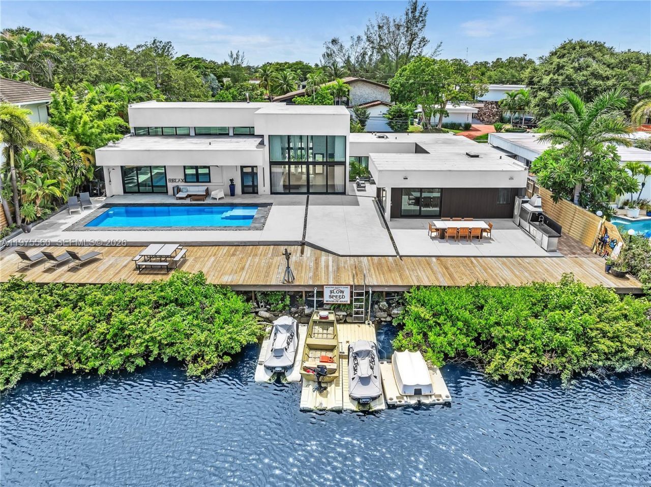 19801 NE 23rd Ave, Miami, FL 33180 Photo