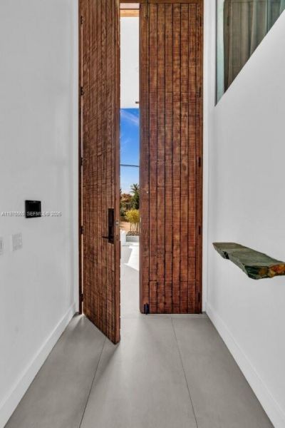 19801 NE 23rd Ave, Miami, FL 33180 Photo