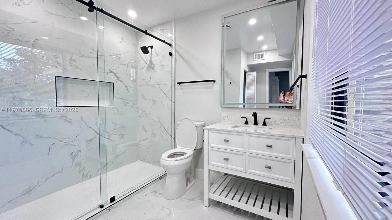 320 SW 29th Rd, Unit 2, Miami, FL 33129 Photo