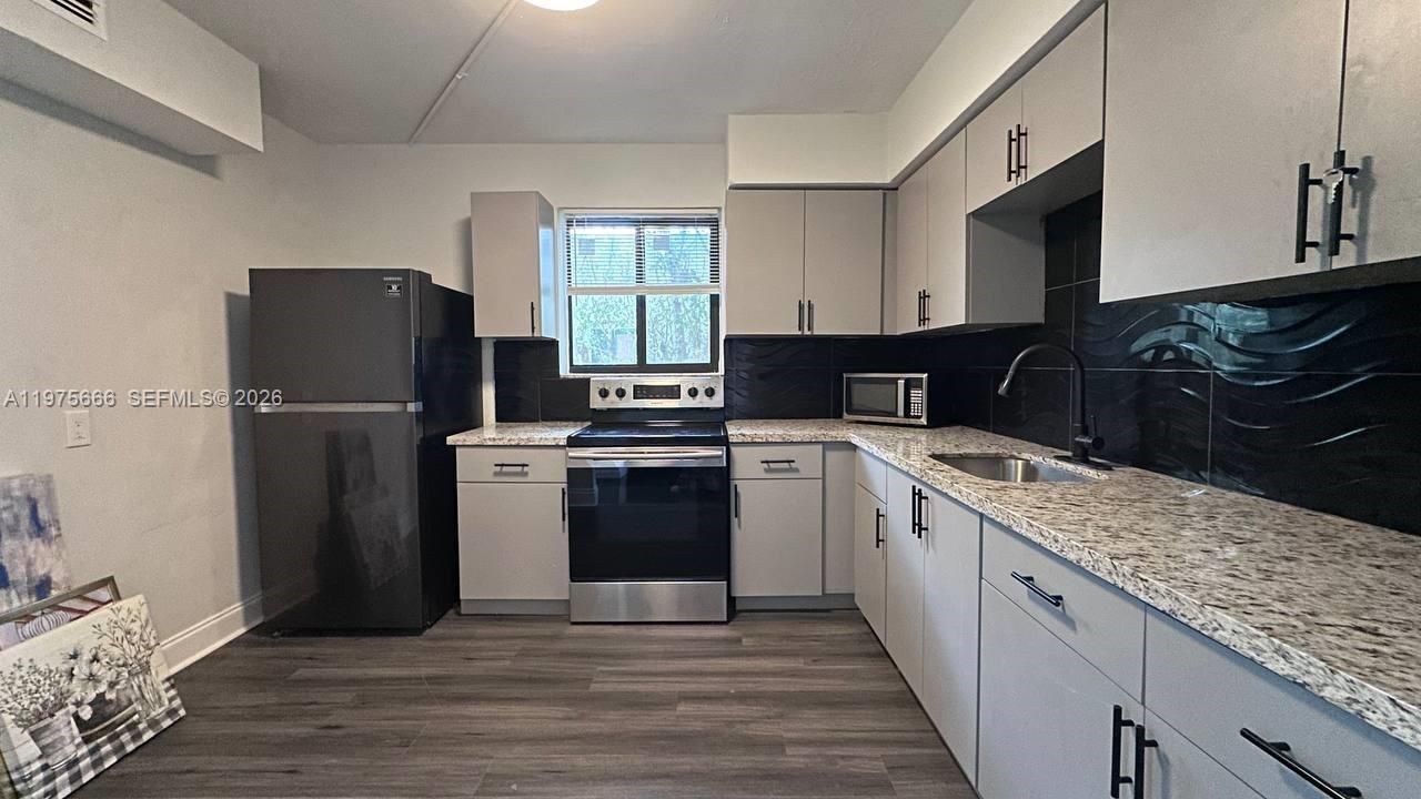 320 SW 29th Rd, Unit 2, Miami, FL 33129 Photo