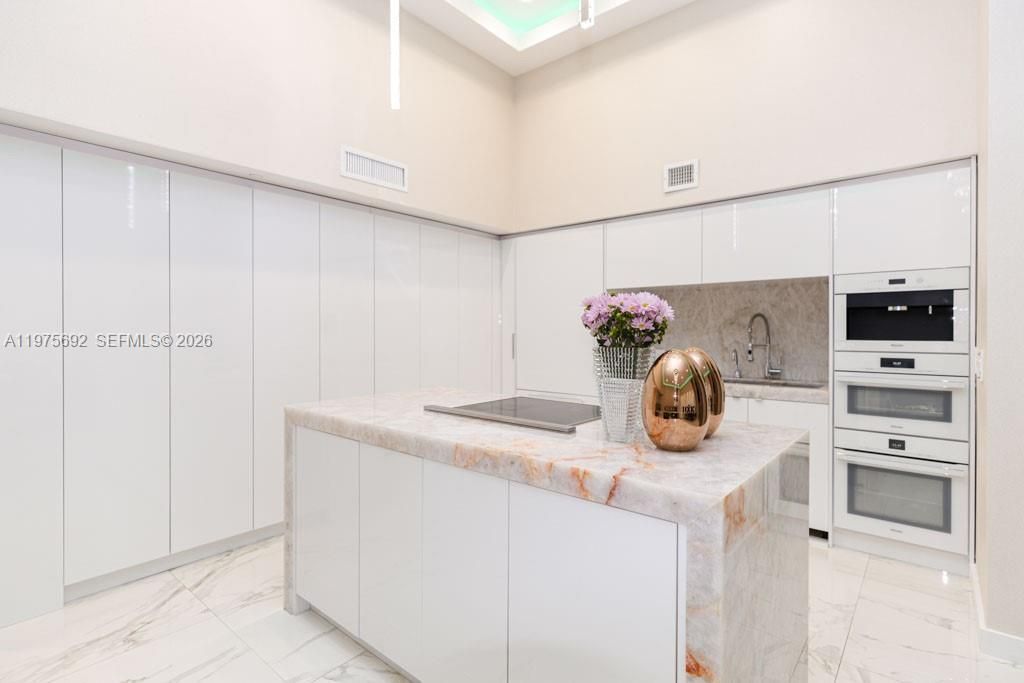 1800 S Ocean Dr , Unit 310, Hallandale Beach, FL 33009 Photo