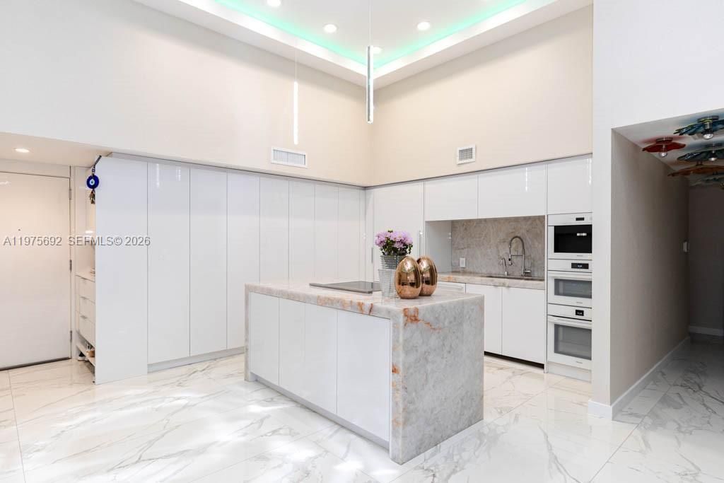 1800 S Ocean Dr , Unit 310, Hallandale Beach, FL 33009 Photo