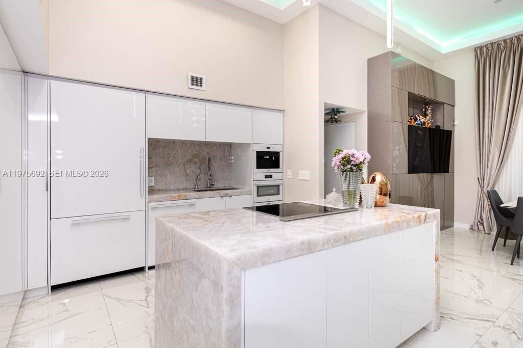 1800 S Ocean Dr , Unit 310, Hallandale Beach, FL 33009 Photo