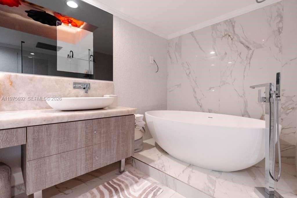 1800 S Ocean Dr , Unit 310, Hallandale Beach, FL 33009 Photo