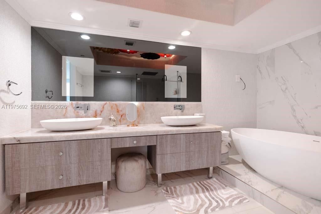 1800 S Ocean Dr , Unit 310, Hallandale Beach, FL 33009 Photo