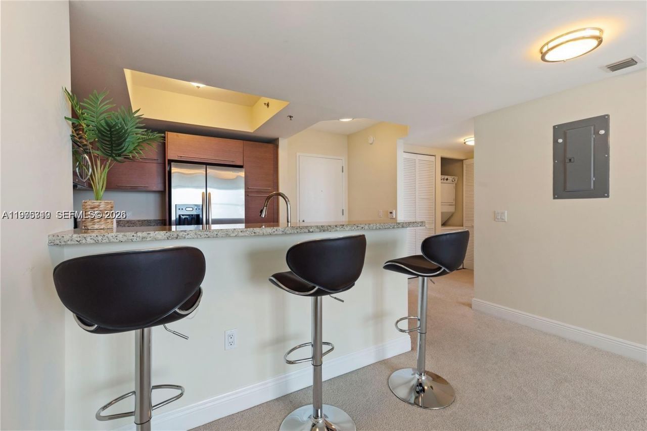 2641 N Flamingo Rd, Unit 1806N, Sunrise, FL 33323 Photo