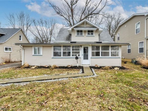 295 E 238th Street , Euclid, OH 44123