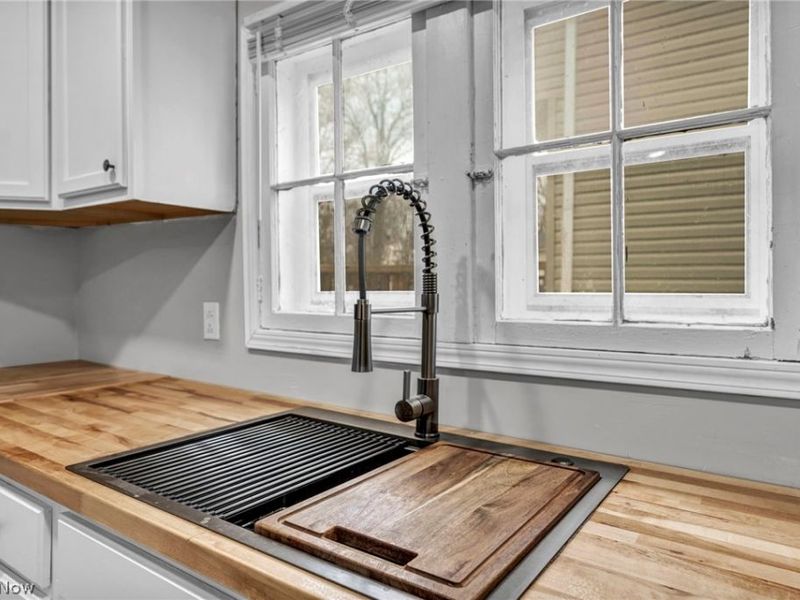 295 E 238th Street , Euclid, OH 44123 Photo 15