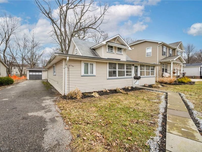 295 E 238th Street , Euclid, OH 44123 Photo 5