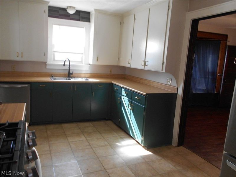 219 17th Street NW, Barberton, OH 44203 Photo 6