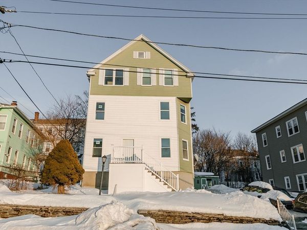 18 Gosnold Street, Worcester, MA 01606