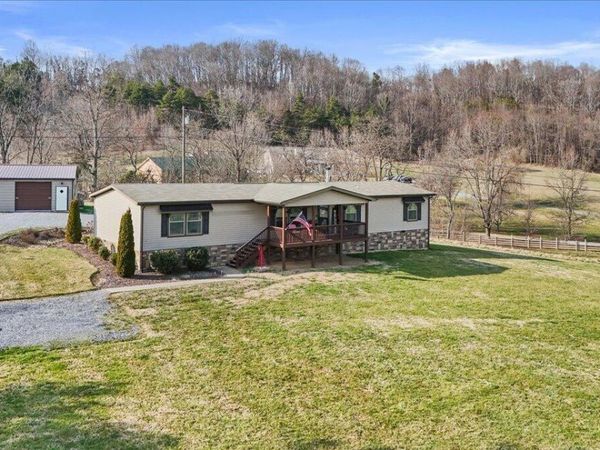 933 Hunting Hill Road, Piney Flats, TN 37686