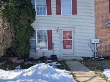 32 BATTENS CIRCLE, LEOLA, PA 17540