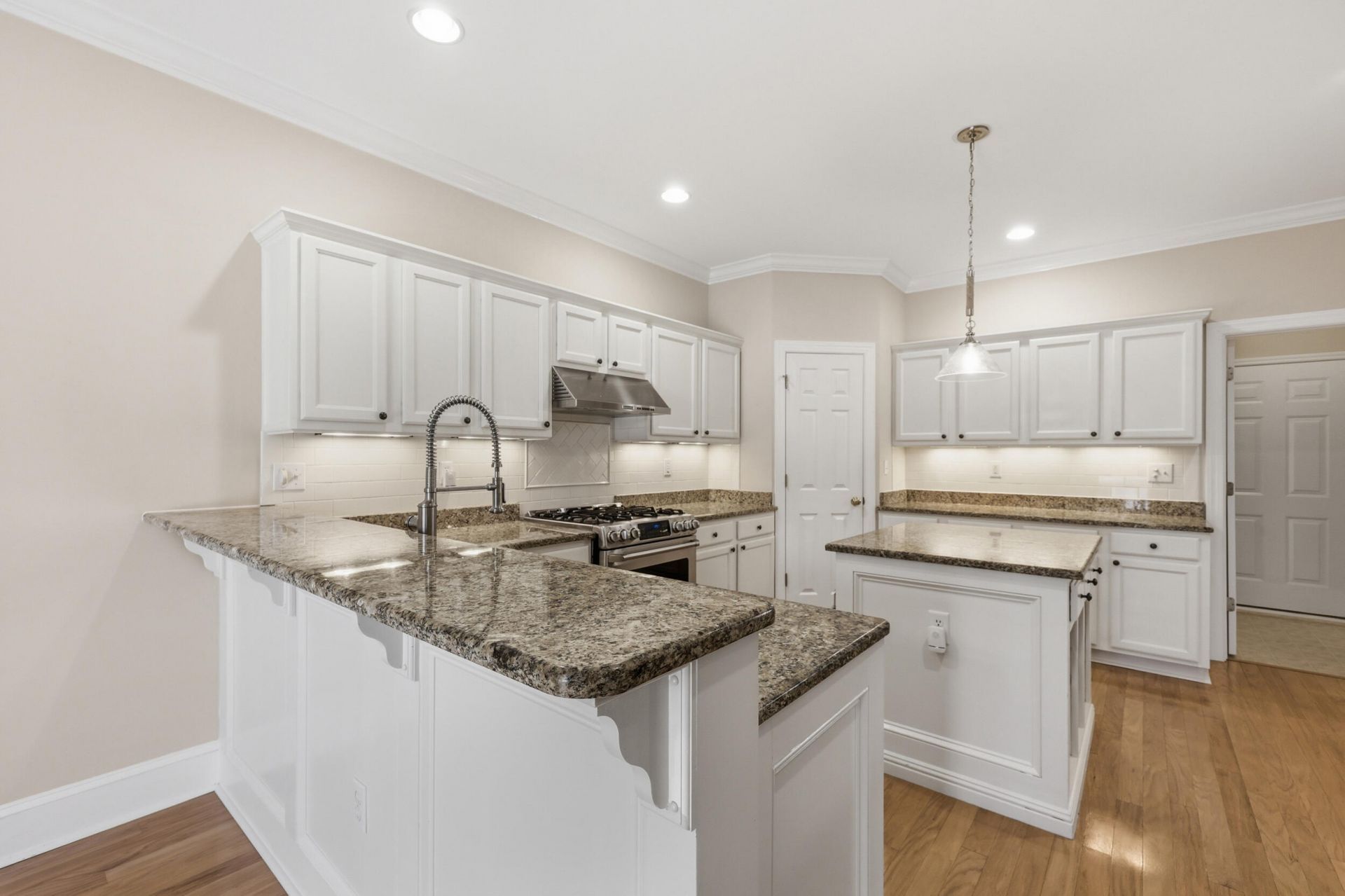 2384 Bergeron Way Photo 11