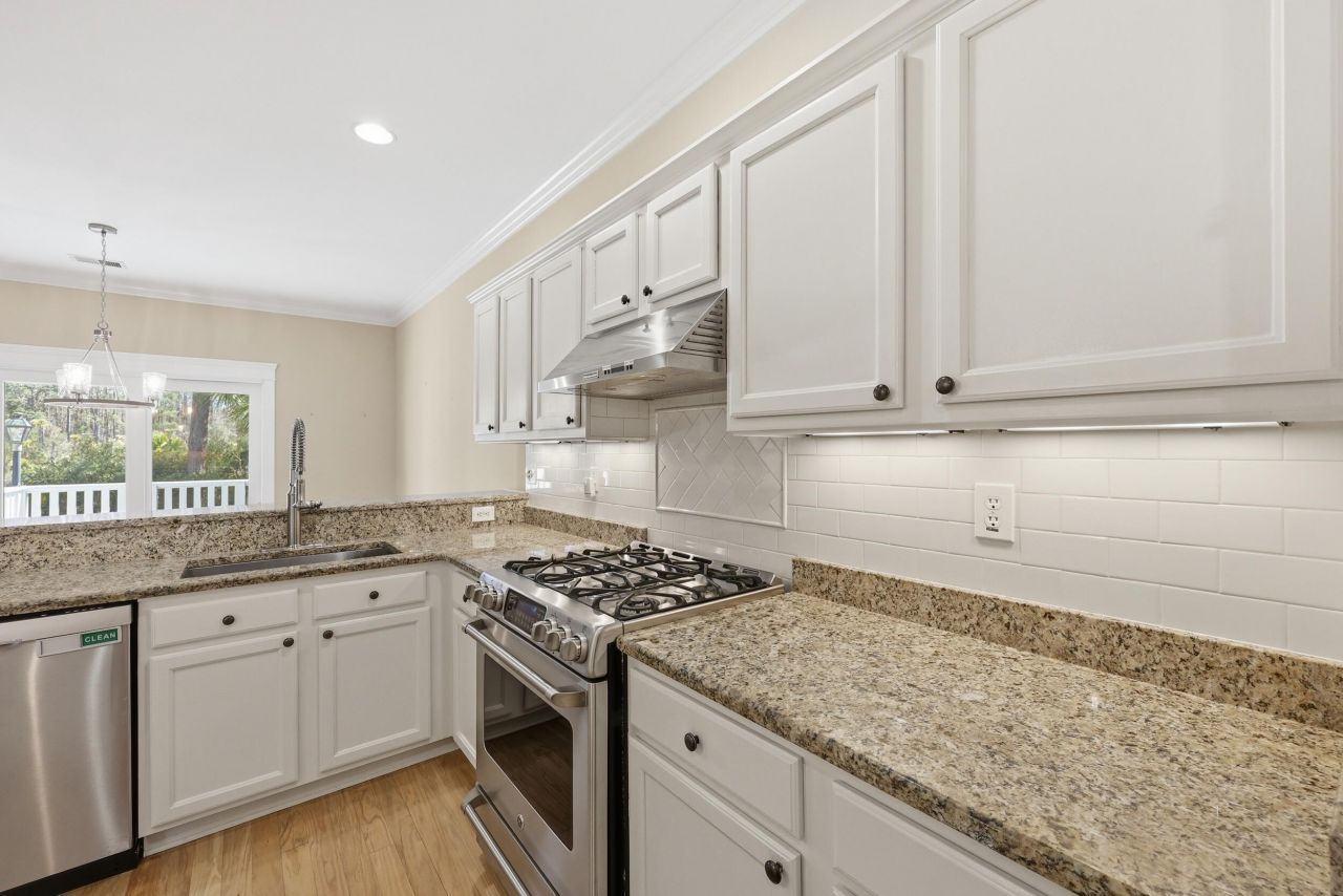 2384 Bergeron Way Photo 16