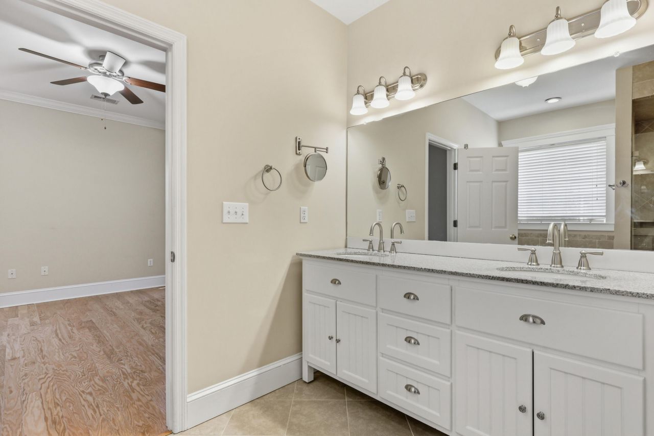 2384 Bergeron Way Photo 23