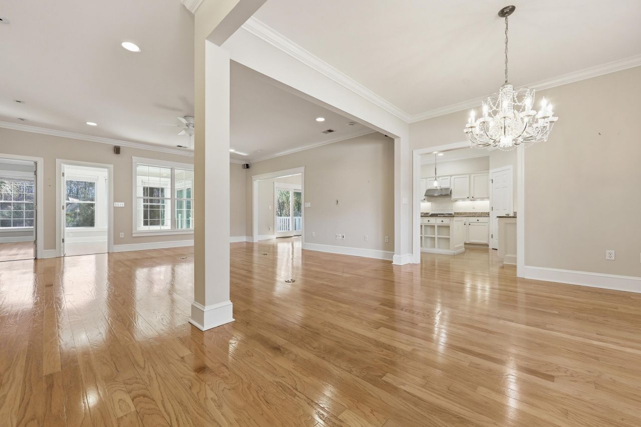 2384 Bergeron Way Photo 4