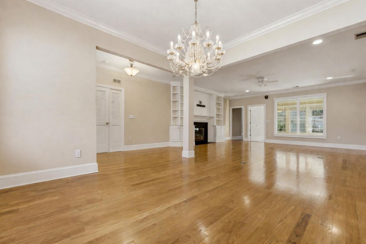 2384 Bergeron Way Photo 6