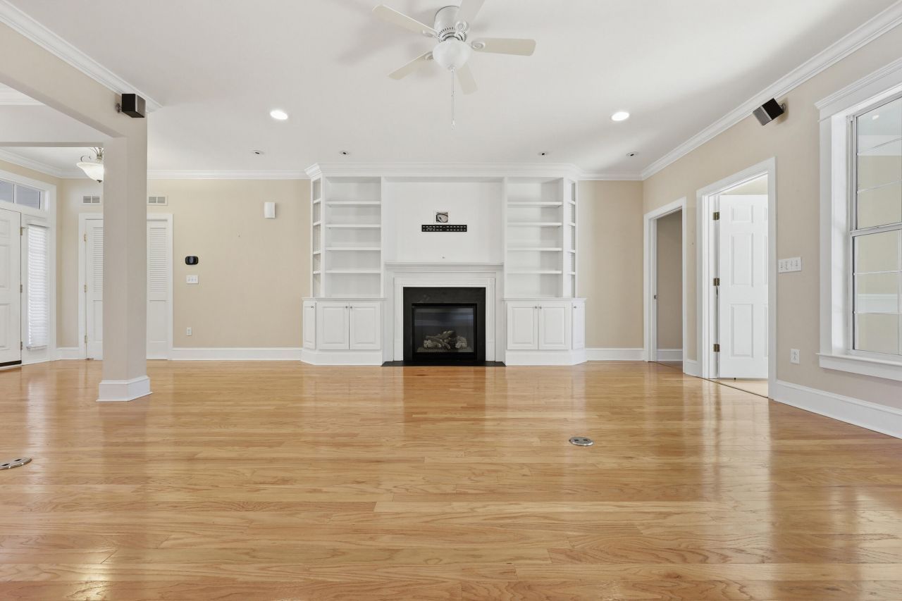 2384 Bergeron Way Photo 9