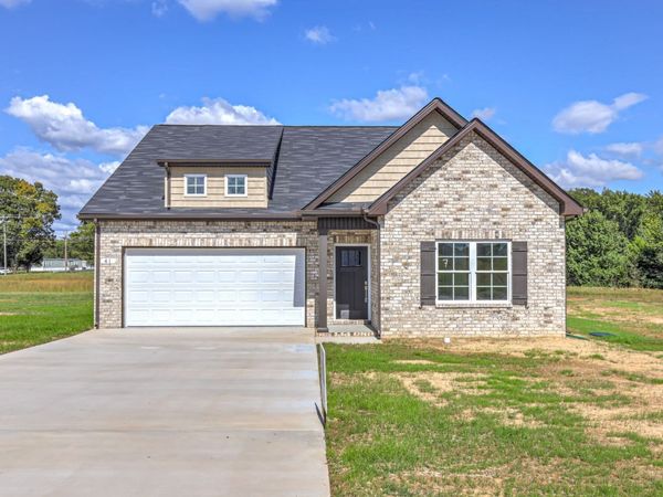 41 Bartow St, Decherd, TN 37324