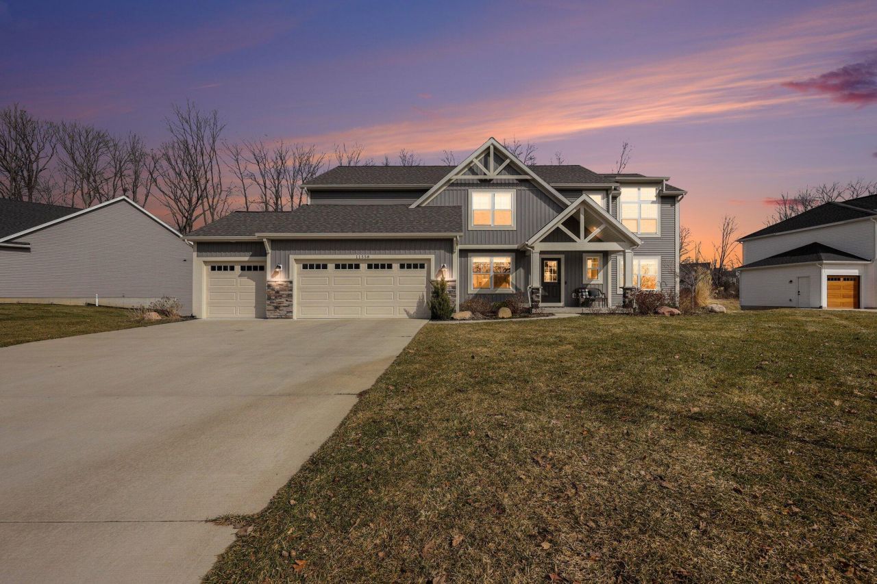11558 Sessions Woods Drive W, Grand Rapids, MI 49534 Main Photo