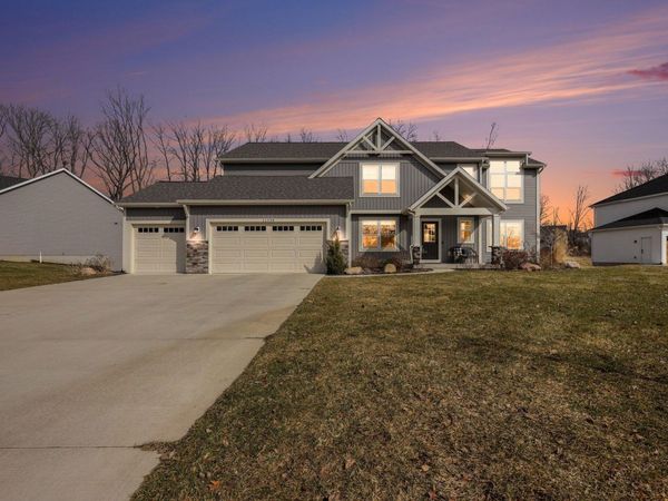 11558 Sessions Woods Drive W, Grand Rapids, MI 49534