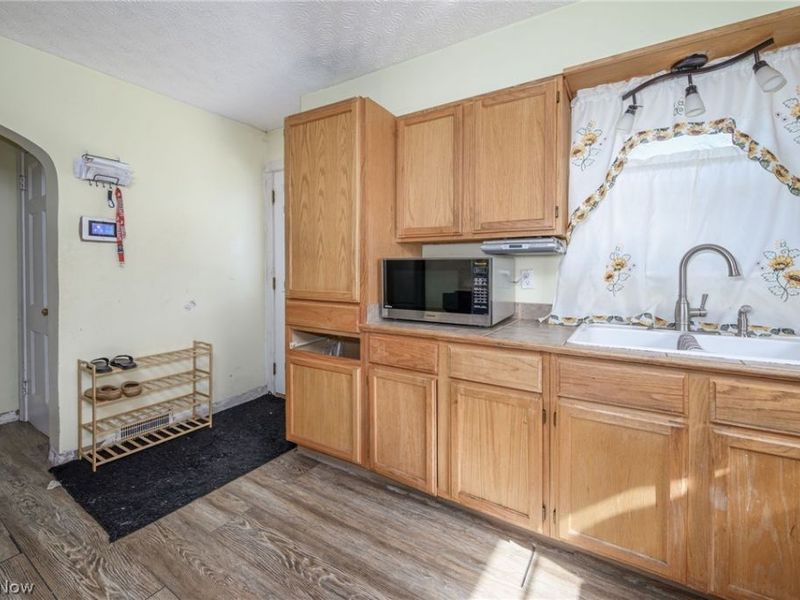 869 Packard Drive , Akron, OH 44320 Photo 9