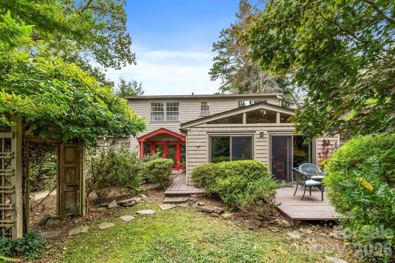 190 School Road , Asheville, NC 28806