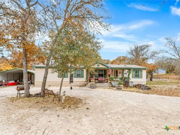 690 Cherry Ridge , Floresville, TX 78114