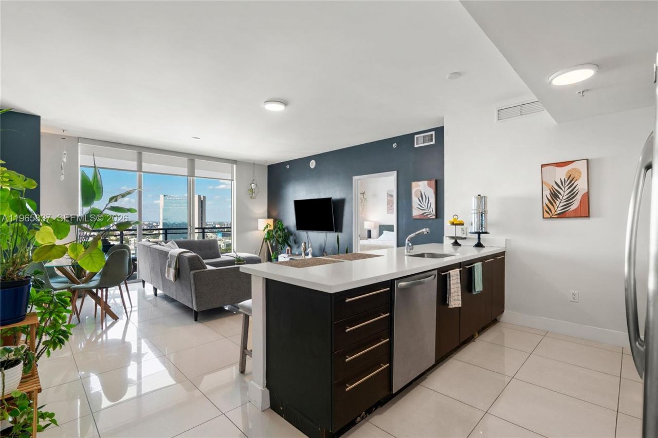 90 SW 3rd St , Unit 2706, Miami, FL 33130 Photo