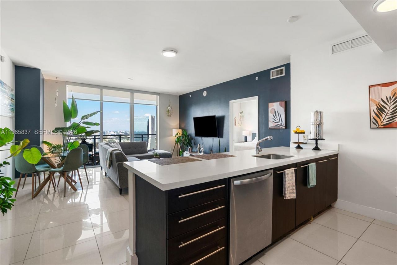 90 SW 3rd St , Unit 2706, Miami, FL 33130 Photo