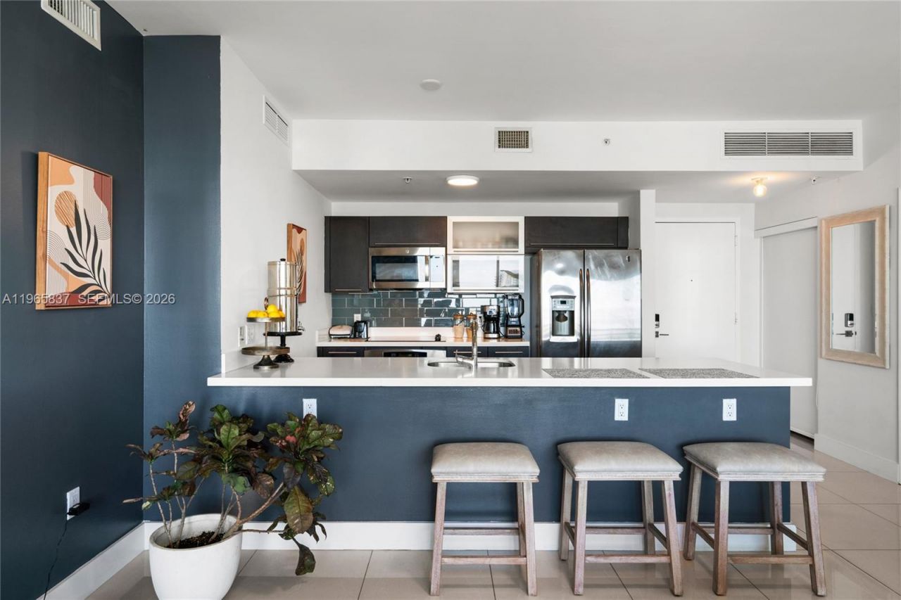 90 SW 3rd St , Unit 2706, Miami, FL 33130 Photo
