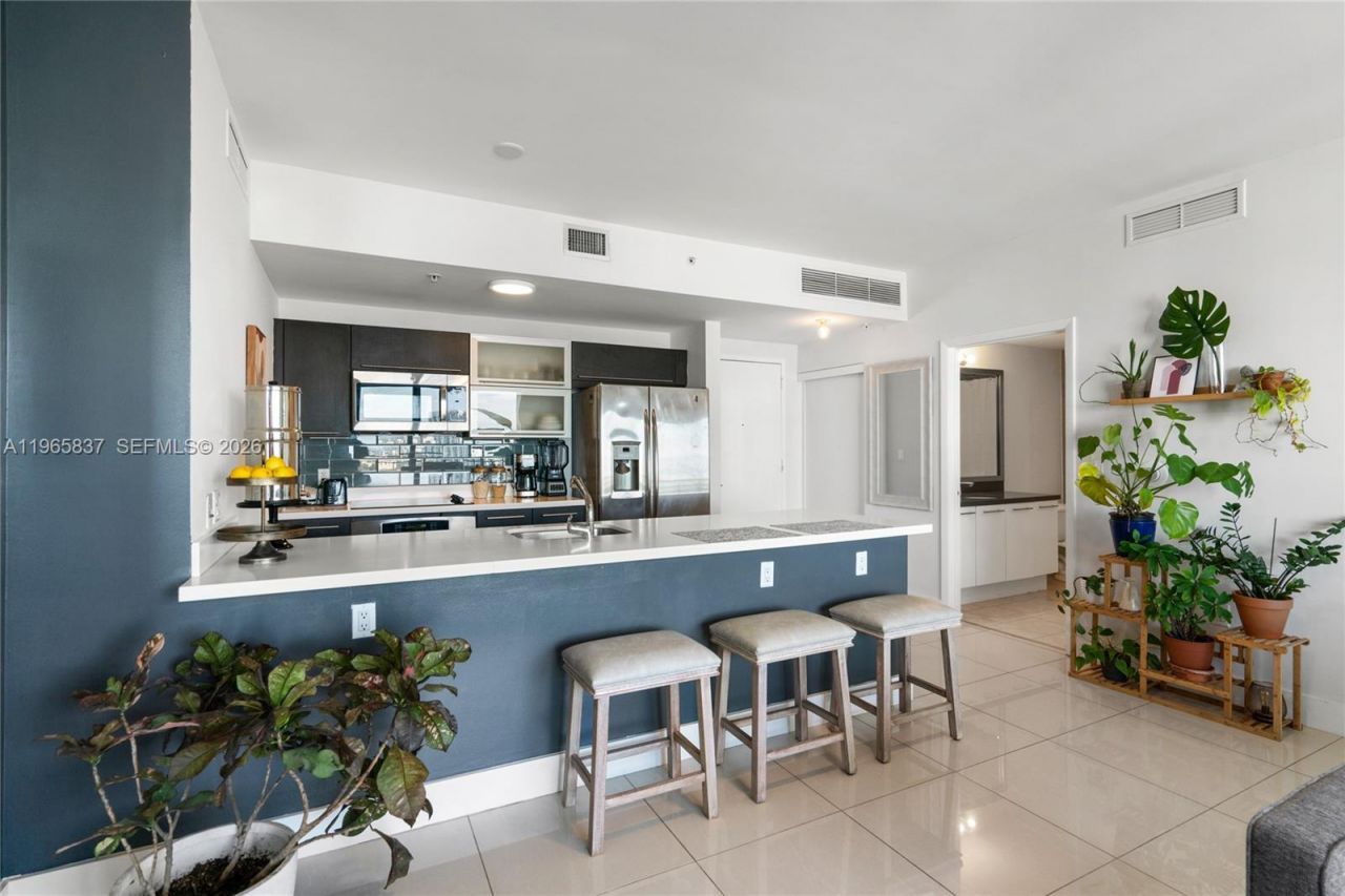 90 SW 3rd St , Unit 2706, Miami, FL 33130 Photo