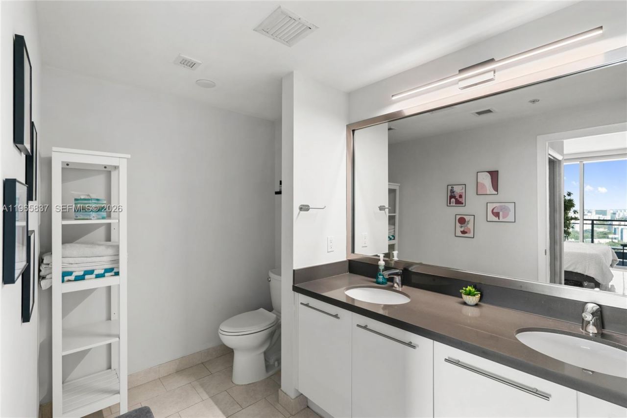 90 SW 3rd St , Unit 2706, Miami, FL 33130 Photo