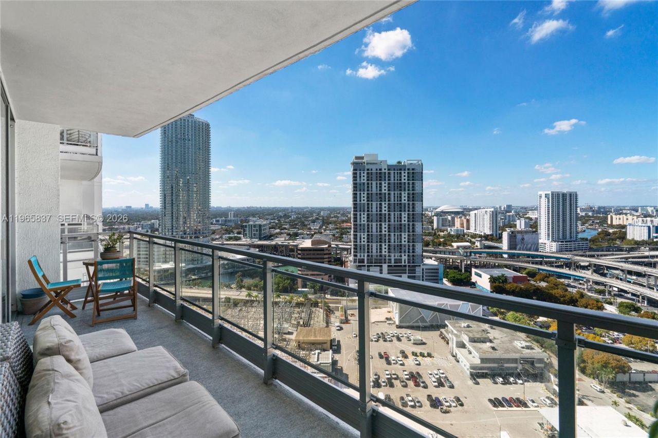 90 SW 3rd St , Unit 2706, Miami, FL 33130 Photo