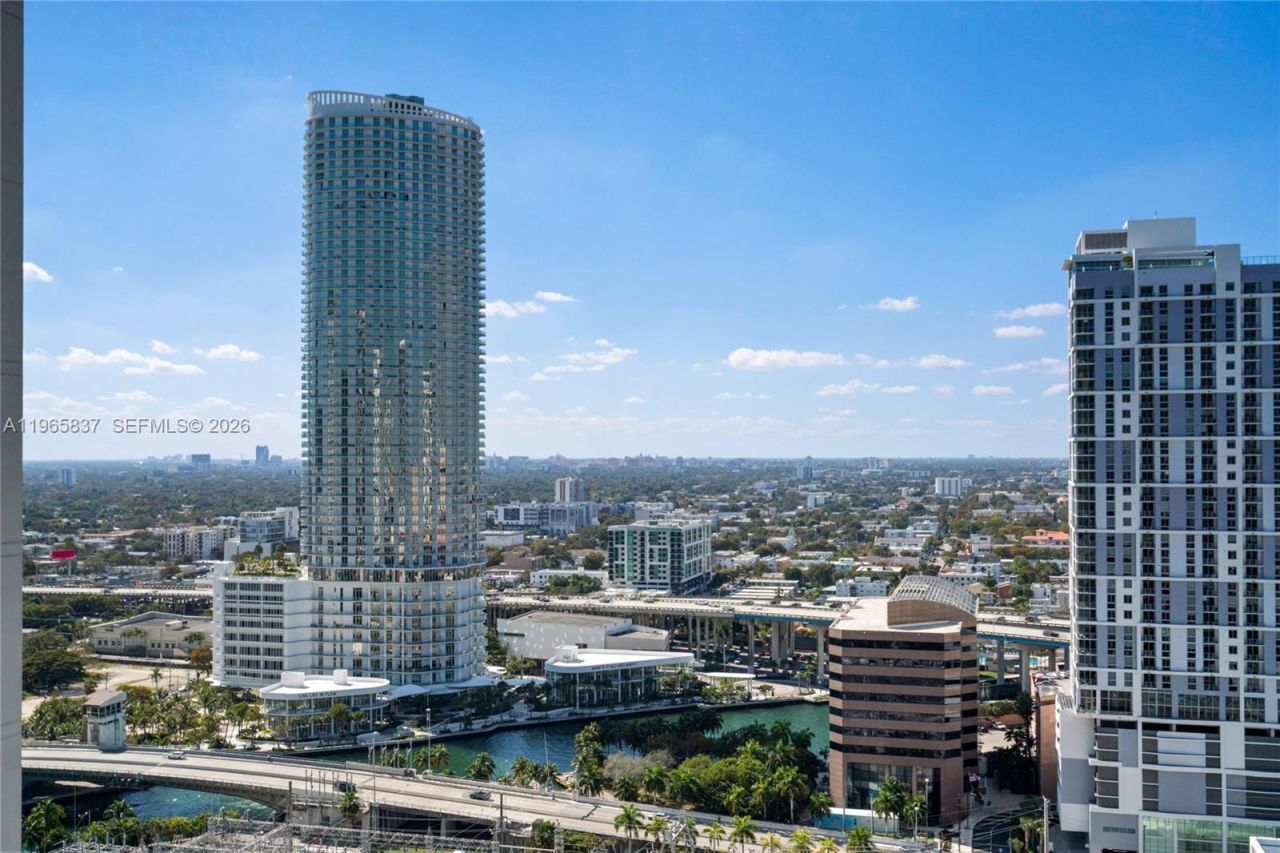 90 SW 3rd St , Unit 2706, Miami, FL 33130 Photo