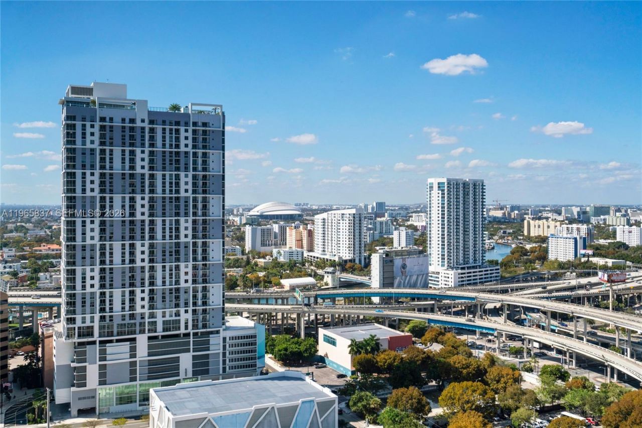 90 SW 3rd St , Unit 2706, Miami, FL 33130 Photo