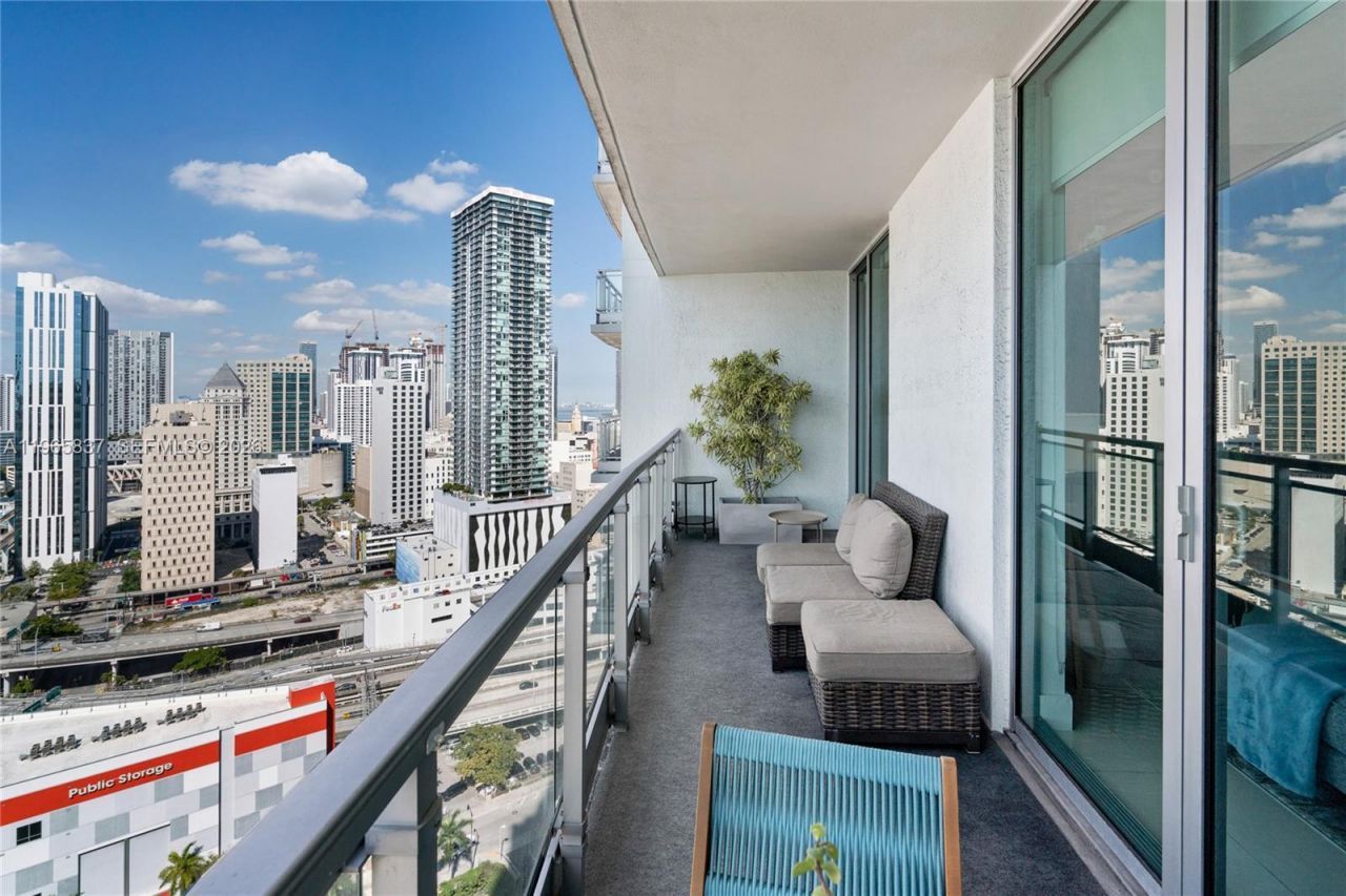 90 SW 3rd St , Unit 2706, Miami, FL 33130 Photo