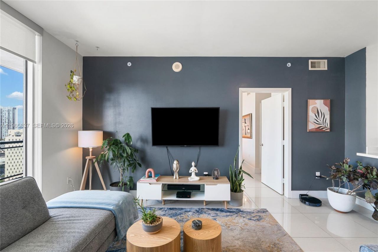 90 SW 3rd St , Unit 2706, Miami, FL 33130 Photo