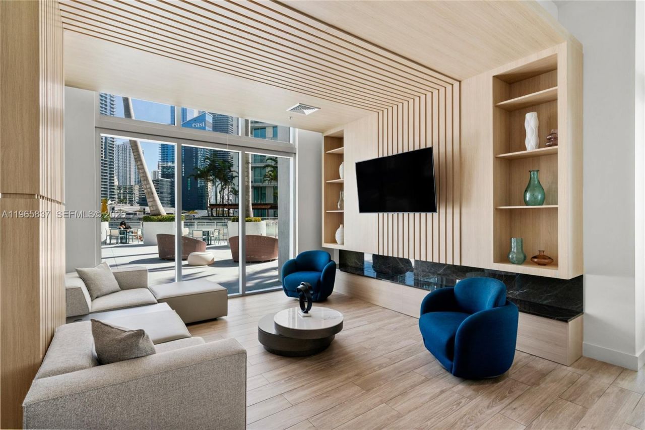 90 SW 3rd St , Unit 2706, Miami, FL 33130 Photo