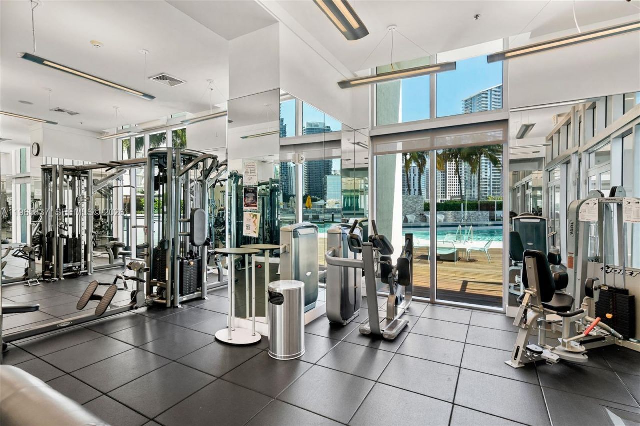 90 SW 3rd St , Unit 2706, Miami, FL 33130 Photo