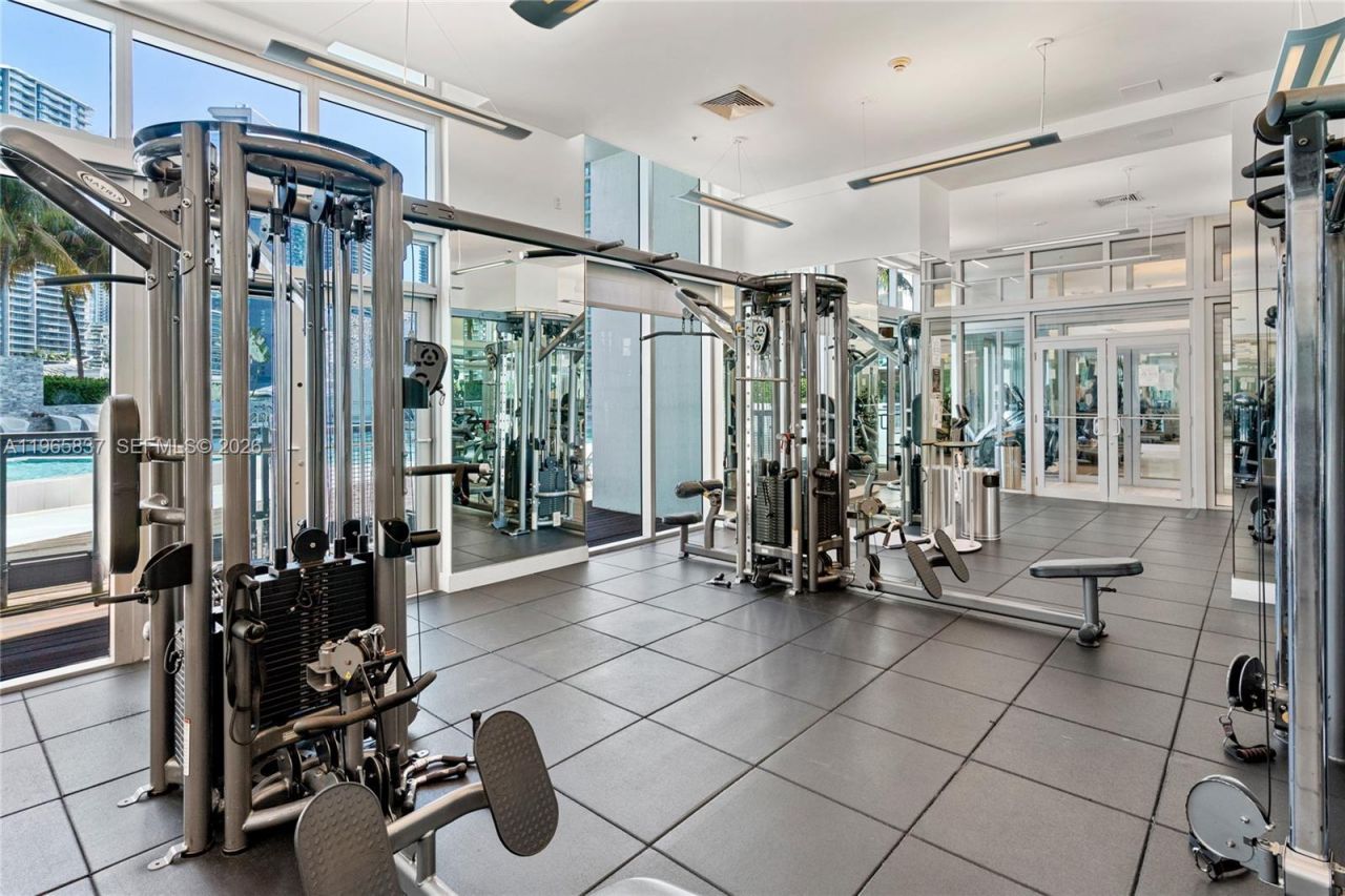 90 SW 3rd St , Unit 2706, Miami, FL 33130 Photo