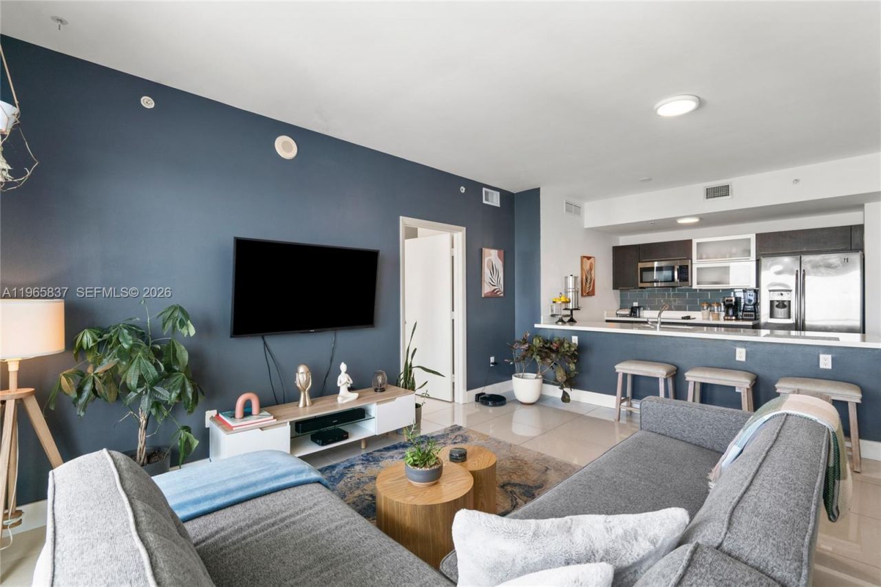 90 SW 3rd St , Unit 2706, Miami, FL 33130 Photo