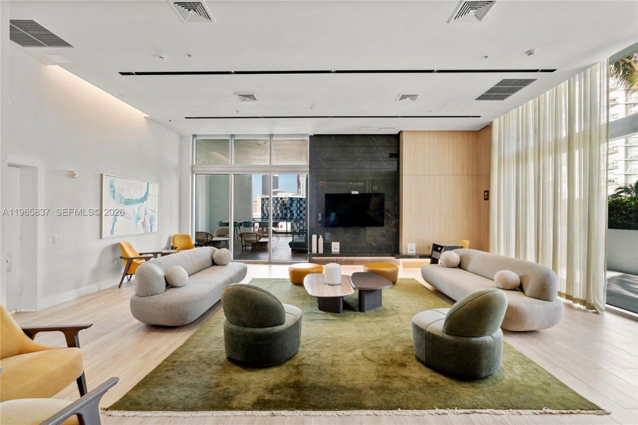 90 SW 3rd St , Unit 2706, Miami, FL 33130 Photo