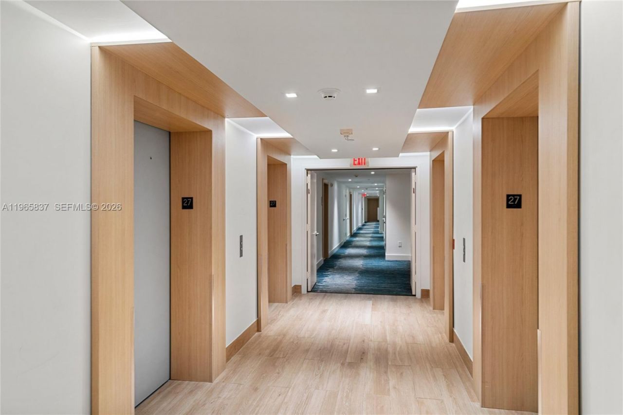 90 SW 3rd St , Unit 2706, Miami, FL 33130 Photo